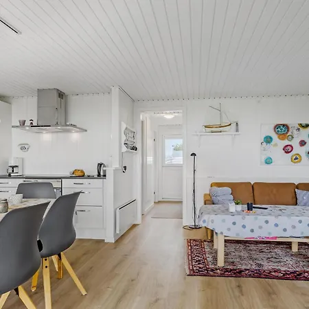 3 Bedroom Lovely In Bjert * Binderup Strand