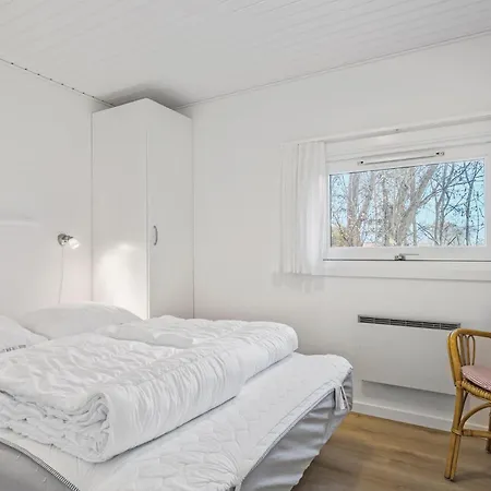 3 Bedroom Lovely In Bjert