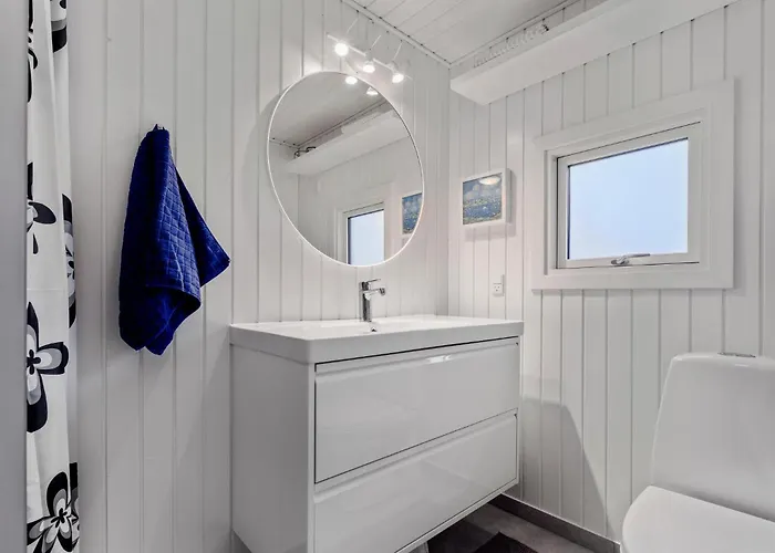 3 Bedroom Lovely In Bjert Feriehus Binderup Strand
