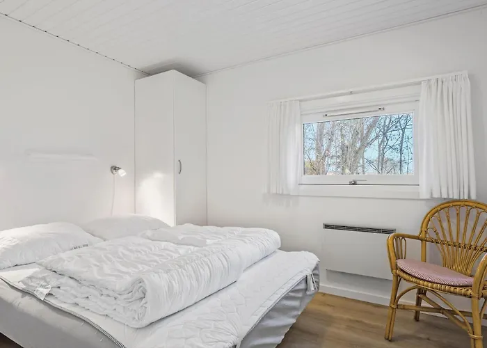 3 Bedroom Lovely In Bjert