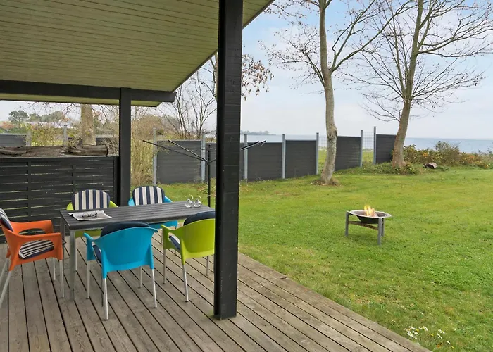 3 Bedroom Lovely In Bjert * Binderup Strand