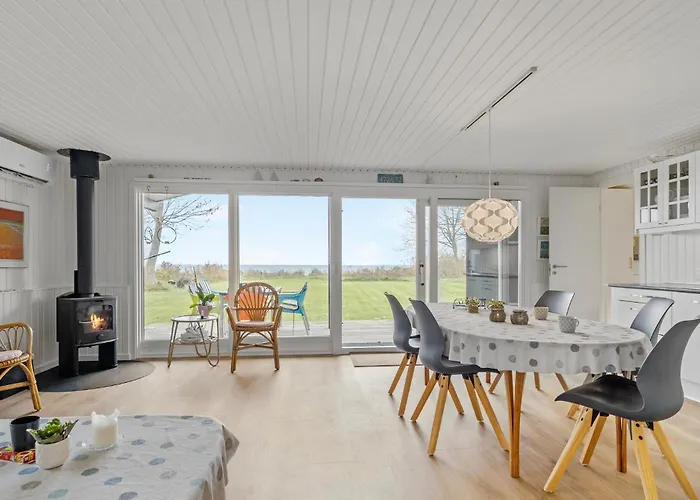 3 Bedroom Lovely In Bjert Ferienhaus